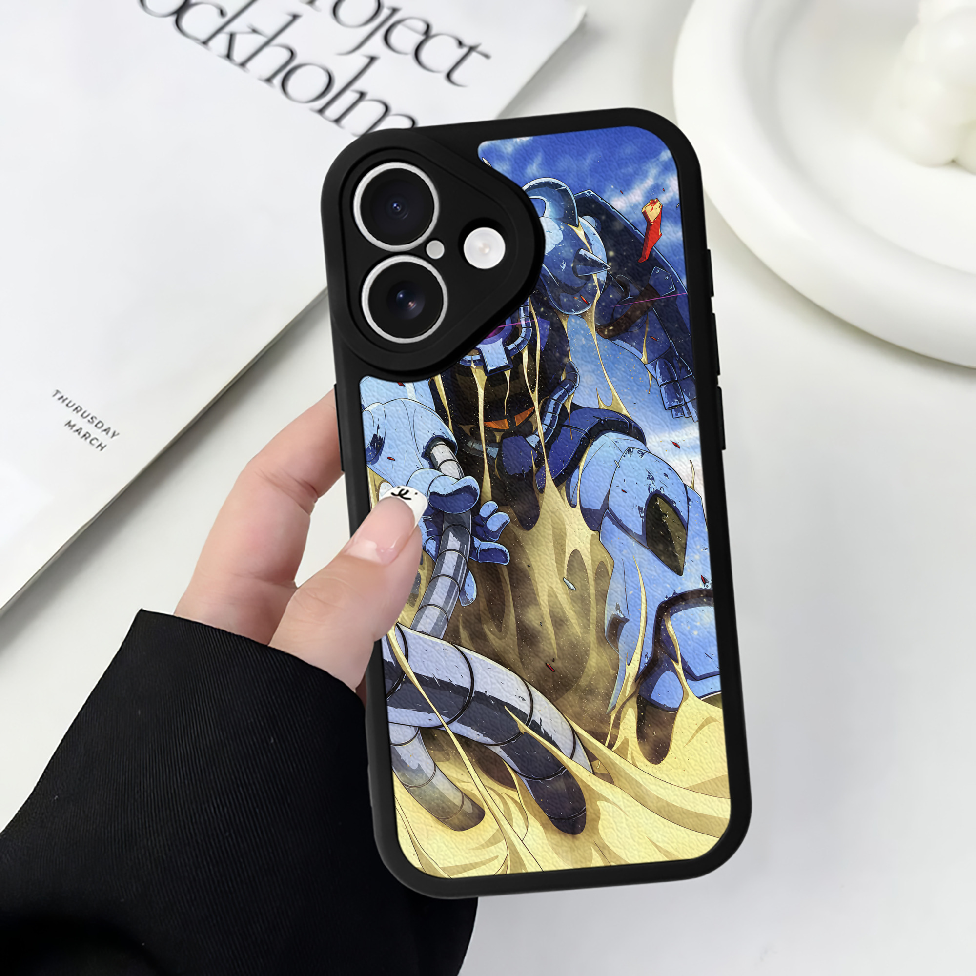 （画像用） 機動戦士ガンダム Mobile Suit Gundam 【iPhone 16シリーズ対応】シリコンスマホケース（レザー調） 材質：シリコン